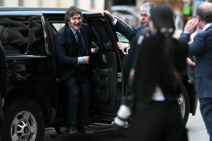 Javier Milei, el jueves pasado, antes de ingresar a ver a la jefa del FMI después de una de las peores semanas desde que asumió la Presidencia