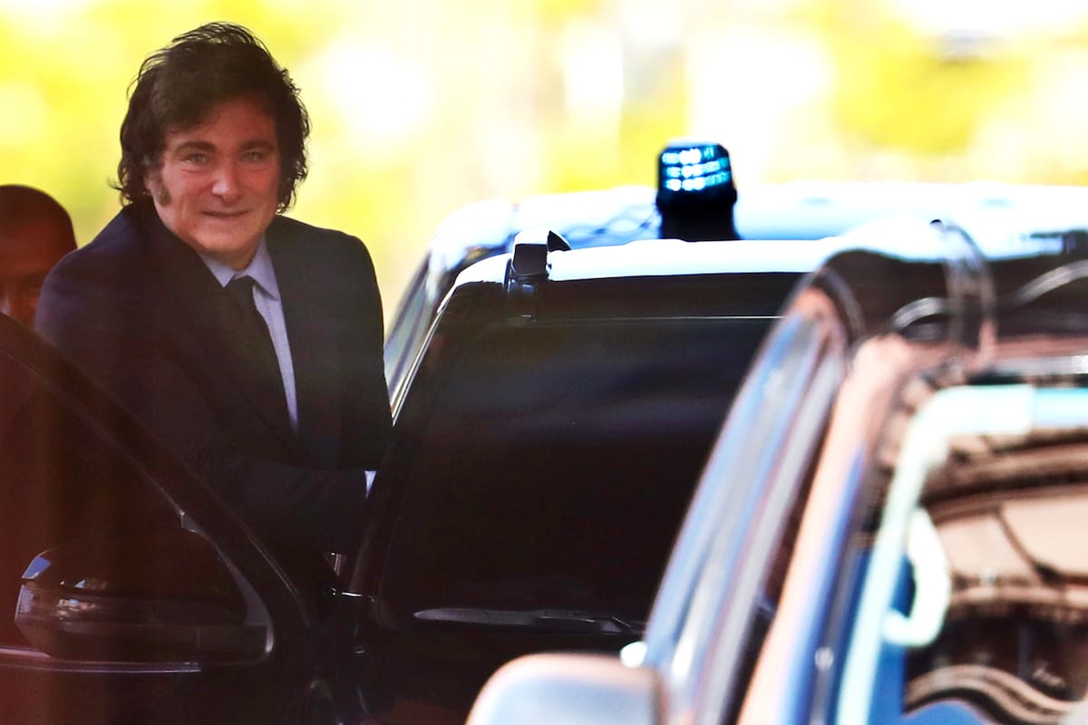 Javier Milei, el lunes pasado, al salir de la Casa Rosada en medio del escándalo que lo involucra por haber impulsado la criptomoneda $LIBRA