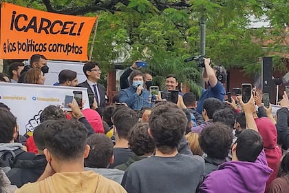 Javier Milei, diputado electo por La Libertad Avanza, llegó a  Formosa para apoyar al creador del partido libertario local, Agustin Rojas y luego dio un discurso en una plaza