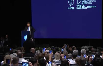 Javier Milei, en Corrientes, se presentó para disertar sobre economía.