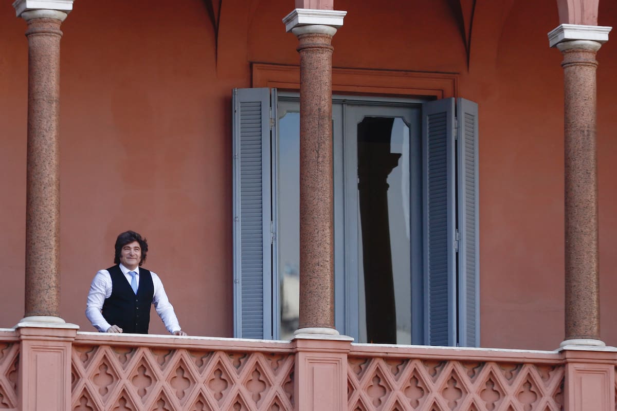 Javier Milei en el balcón de la Casa Rosada
