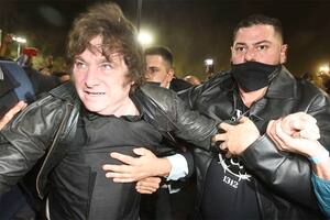 Javier Milei en Mendoza, con el chaleco antibalas puesto