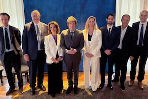 Javier Milei, en París, se reunió con algunos empresarios, pero excluyó a otros