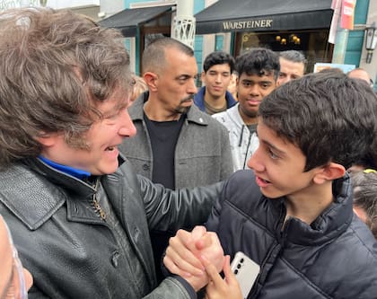 Javier Milei en una de sus recorridas de campaña