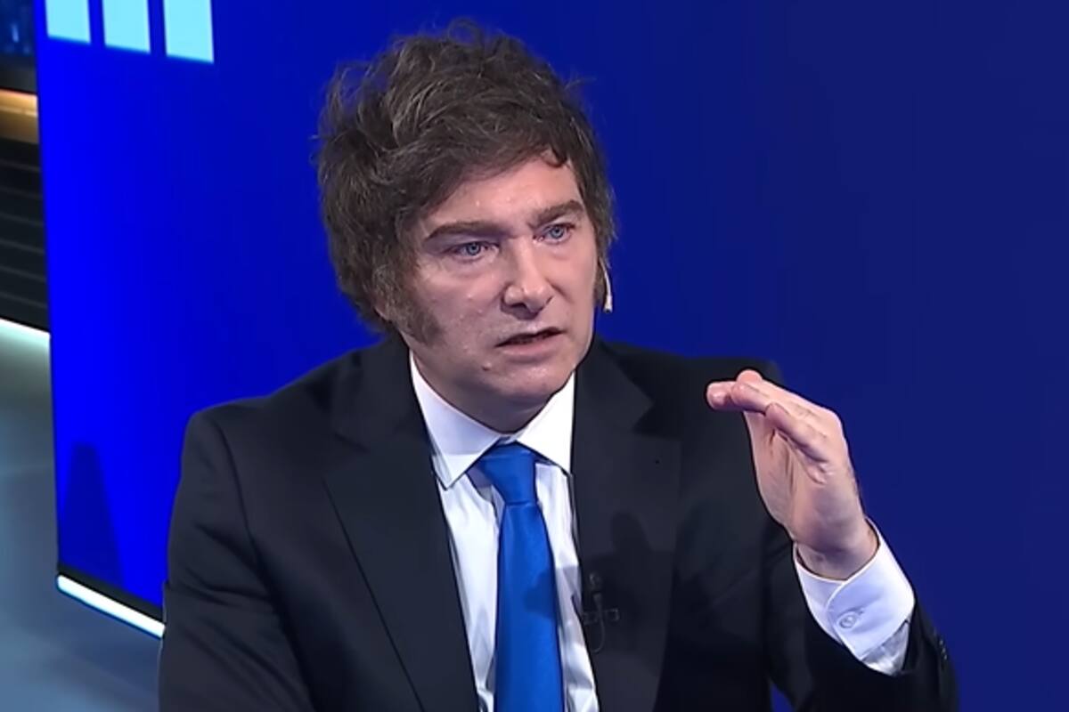 Javier Milei en una entrevista reciente: "No puede ser que la discusión sea siempre entre este camino o el comunismo. No existe más en ningún país esa discusión, no la tiene prácticamente nadie".