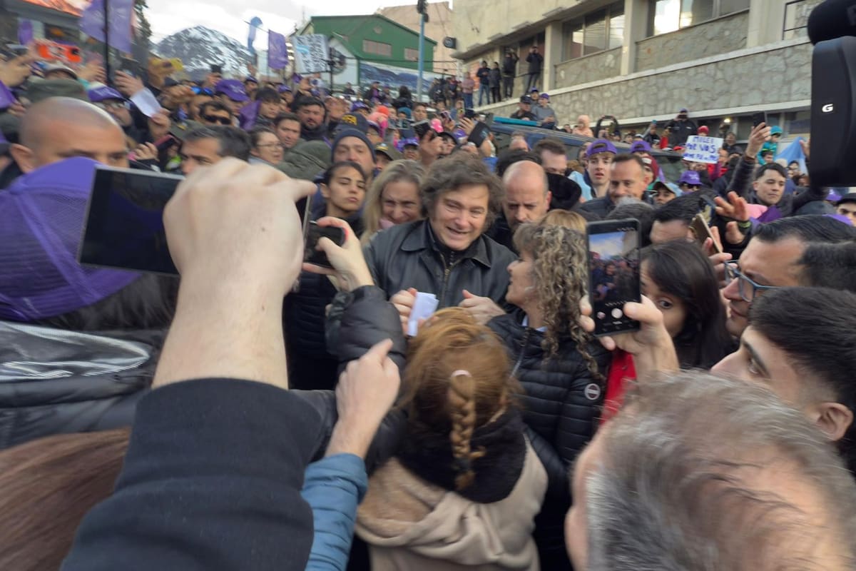 Javier Milei en Ushuaia en visita electoral.