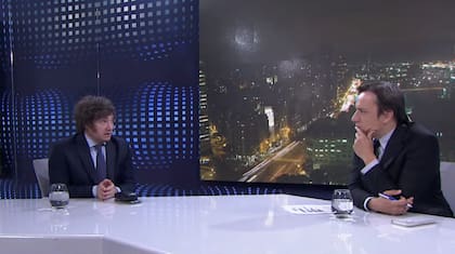 Javier Milei entrevistado por José del Rio en Mesa Chica