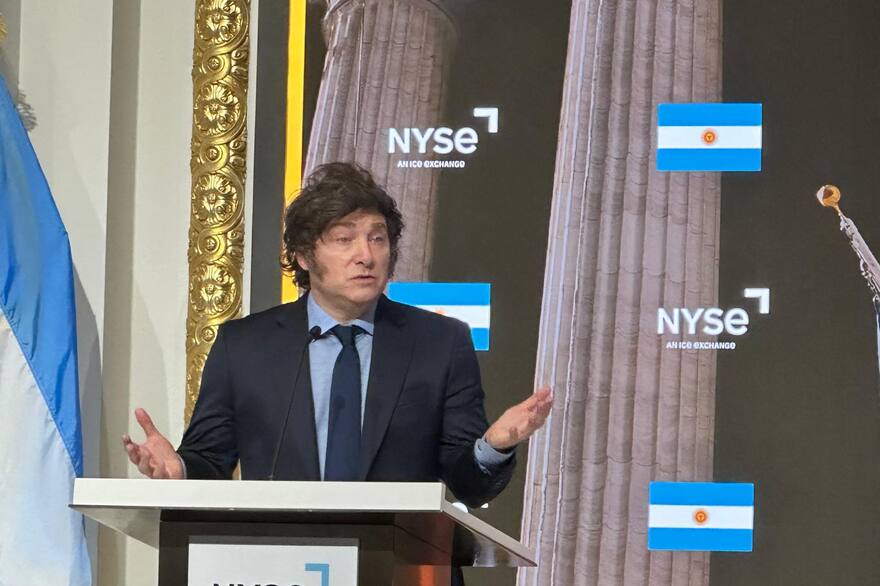 javier-milei-expone-ante-empresarios-en-nueva-4LFI35J3PVEI3OEFGT55DEWLJM