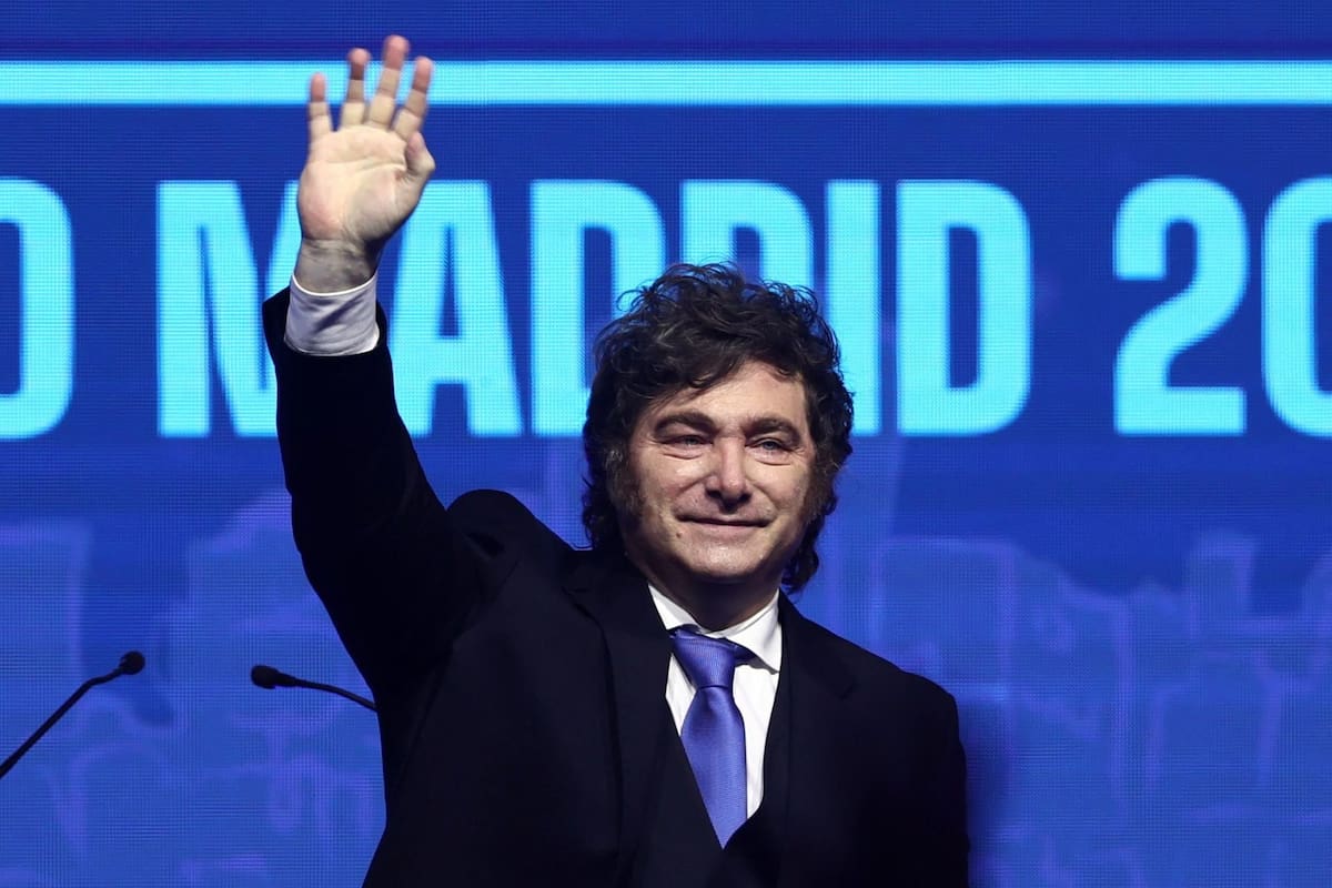 Javier Milei expuso esta mañana en un foro libertario en Chile, donde reivindicó el legado económico del dictador Pinochet