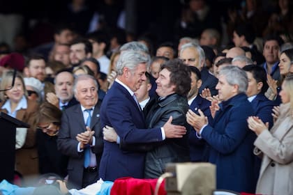 Javier Milei felicitó públicamente a Pino por su reelección y ambos intercambiaron mensajes después de conocerse el resultado