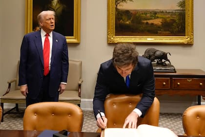 Javier Milei firmó el Libro de Visitas de Honor de la Casa Blanca de los Estados Unidos, junto al Presidente Donald Trump