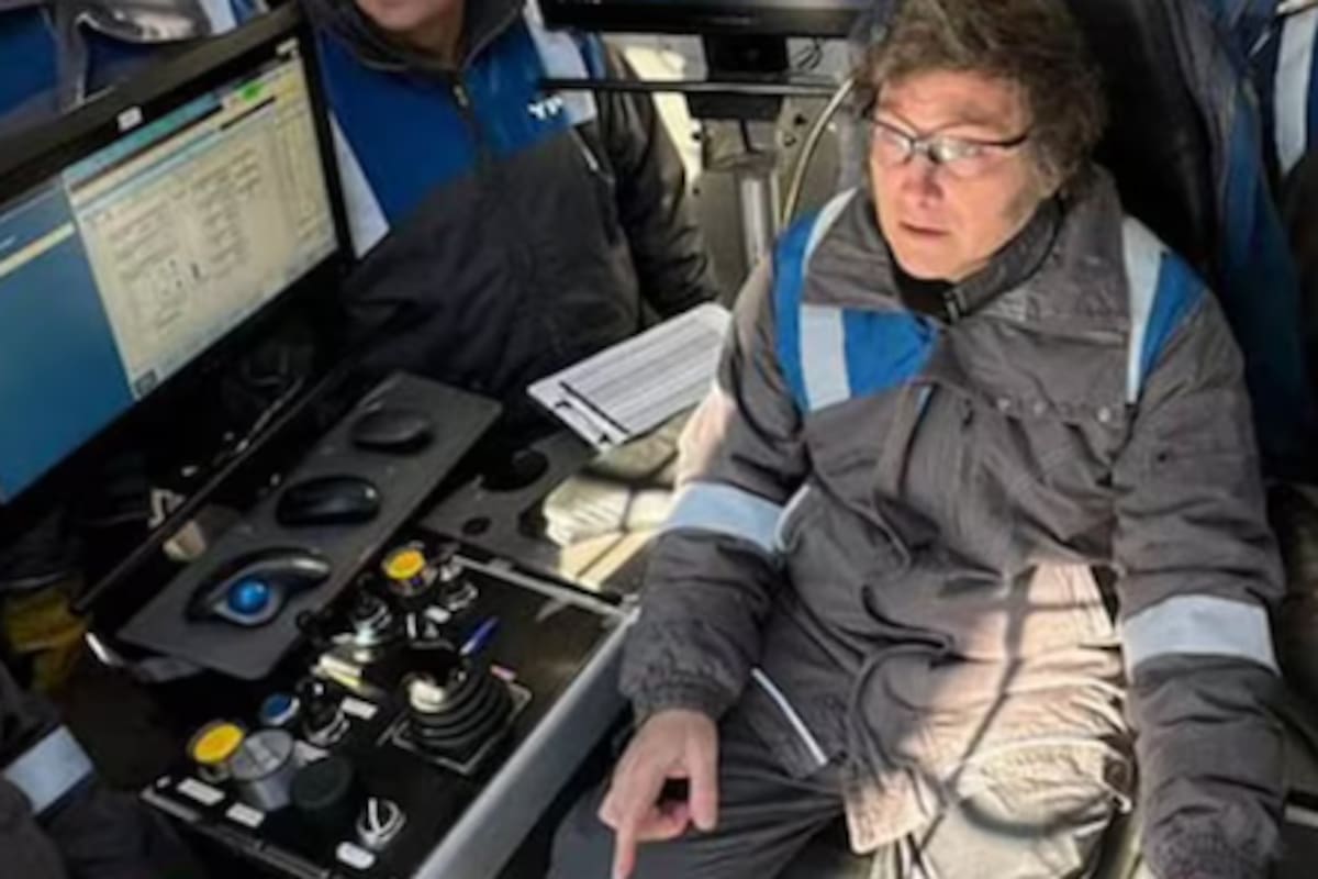 Javier Milei frente a un control operativo
