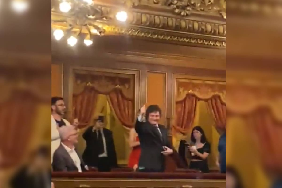 Javier Milei fue abucheado en el Teatro Colón (Captura video)