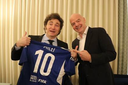 Javier Milei junto a Gianni Infantino