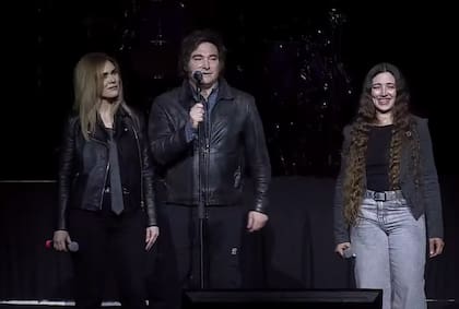 Javier Milei junto a Lilia Lemoine antes de cantar