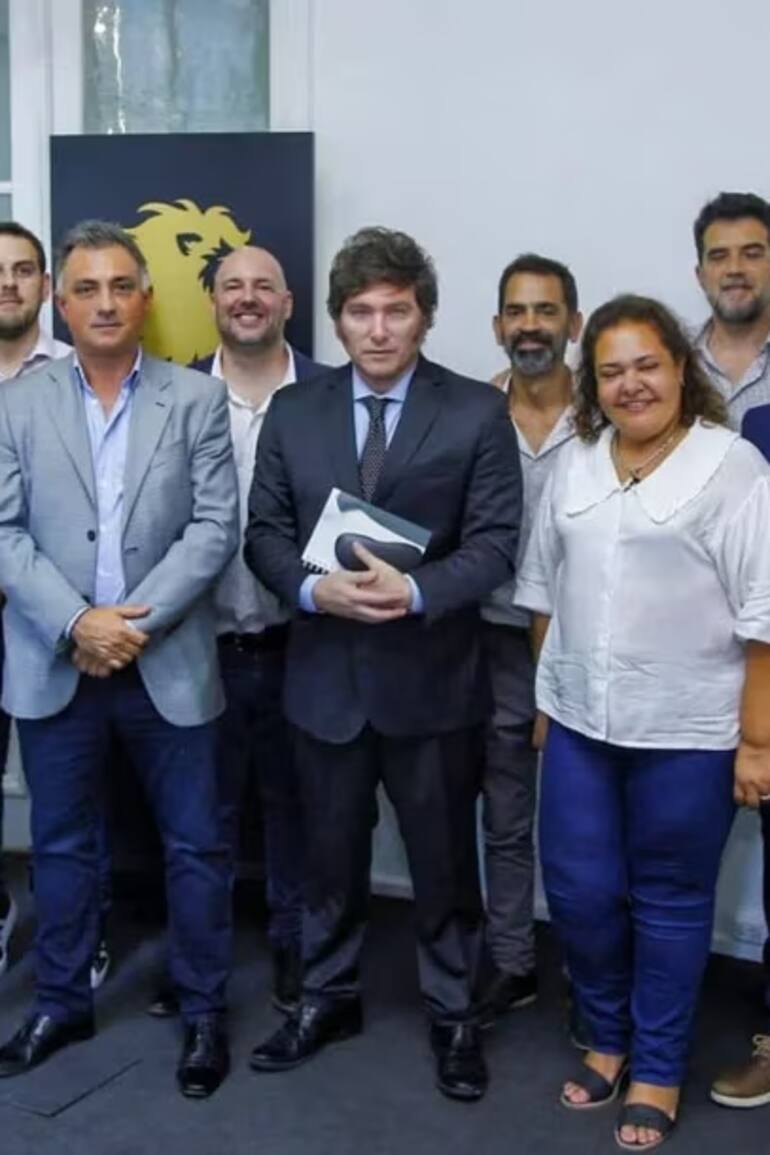 Javier Milei, junto a los coordinadores bonaerenses de cada sección electoral