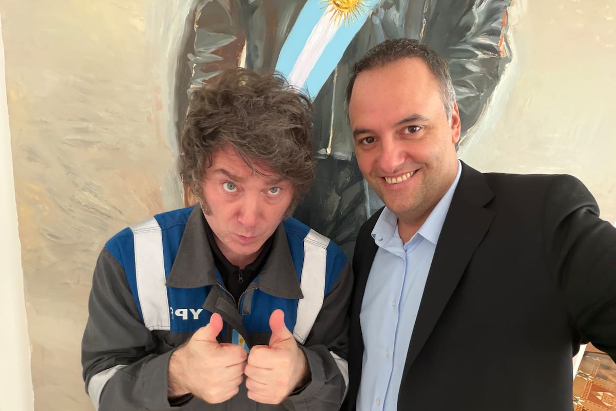 Javier Milei junto a Manuel Adorni