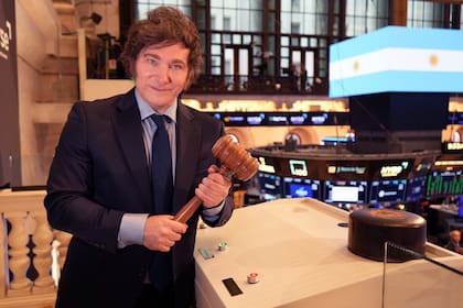 Javier Milei junto a su hermana Karina en la Bolsa de Valores de Wall Street