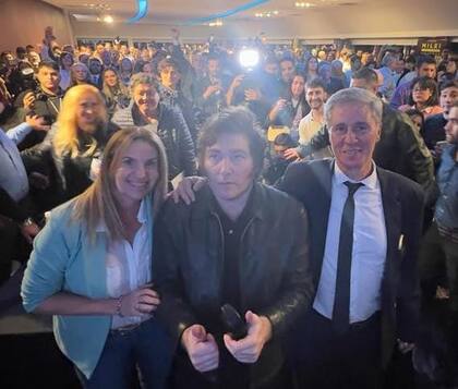 Javier Milei junto a su referente entrerriano, Sebastián Etchevehere