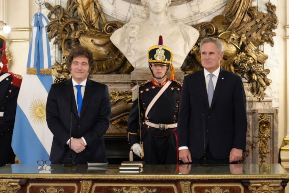 Javier Milei junto al canciller Pablo Quirno