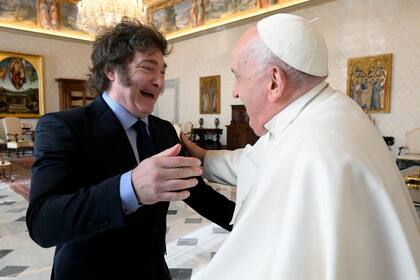 El papa Francisco junto a Milei, el mes pasado