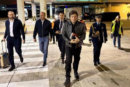 Javier Milei partió rumbo a Miami