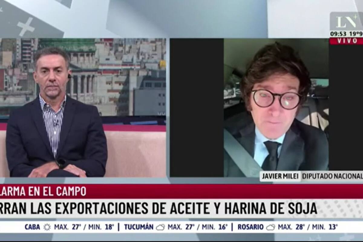Javier Milei quedó atrapado en el tráfico e improvisó una entrevista desde su auto