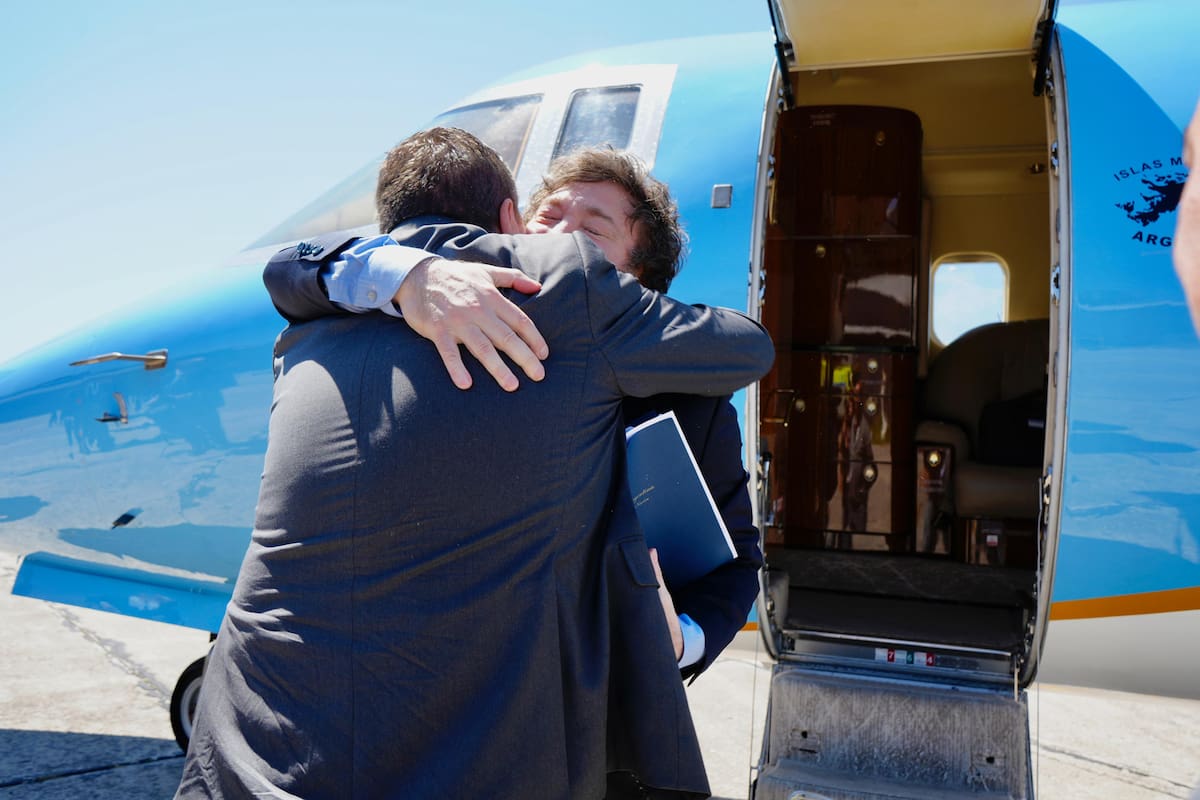 Javier Milei recibido por Guillermo Montenegro (Pro) en Mar del Plata