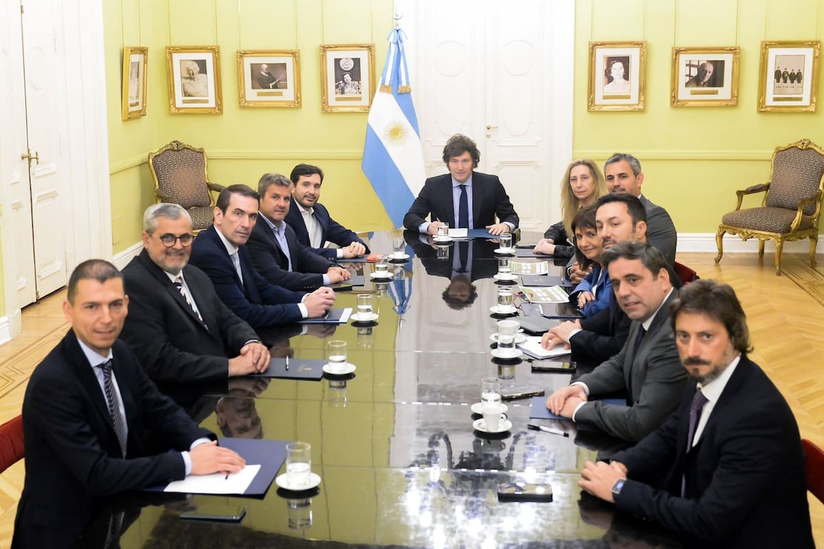 Javier Milei recibió a diputados de la UCR que, luego, modificaron su voto para respaldar el veto a la ley de movilidad jubilatoria