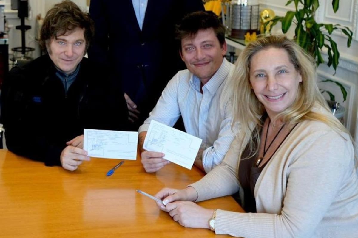 Javier Milei, Santiago Caputo y Karina Milei