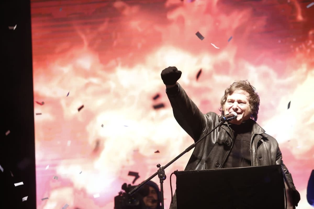 Javier Milei se presentó en el Club El Porvenir, en Gerli, y lanzó su candidatura presidencial