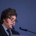 Milei justificó su insulto a la periodista española, explicó por qué no vio al rey y habló de los que "no llegan a fin de mes"