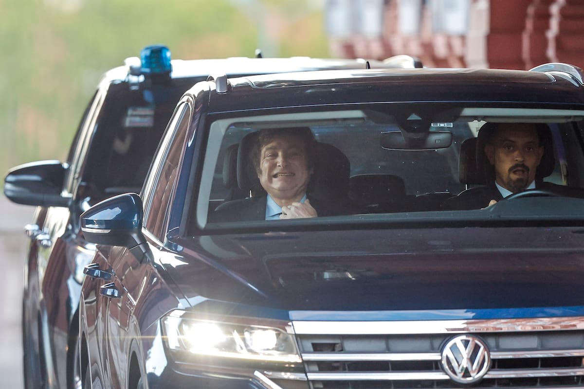 Javier Milei se retira de la casa Rosada.