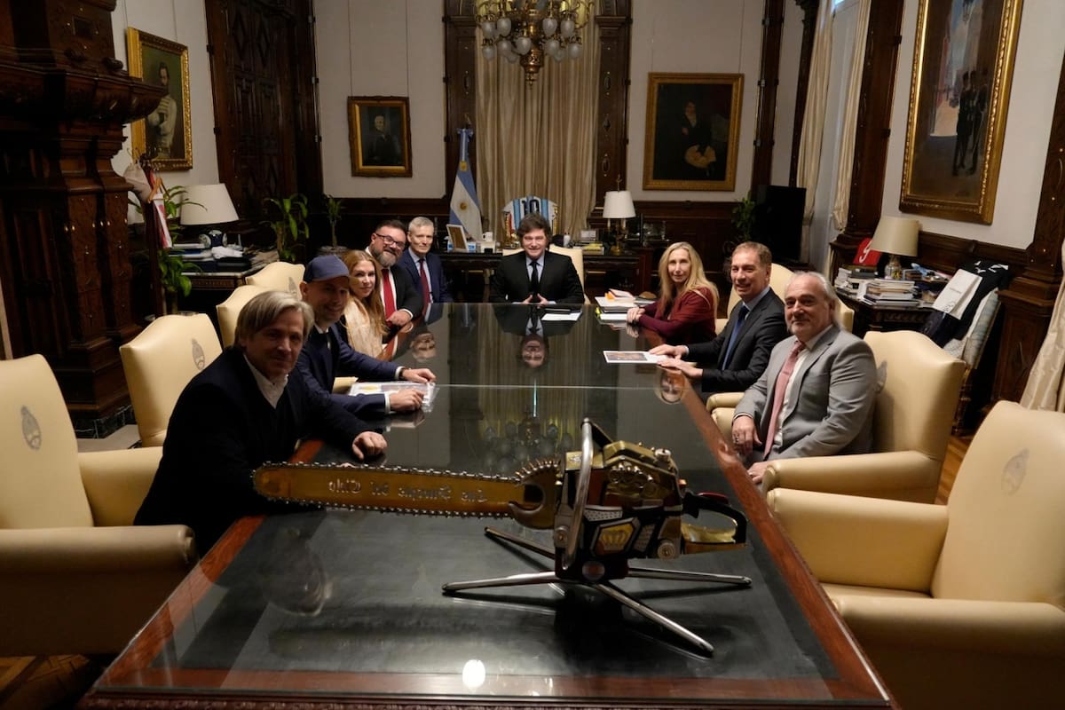 Javier Milei se reunió con directivos de Tesla David Feinstein, Karen Steakley y Stephan Spazier