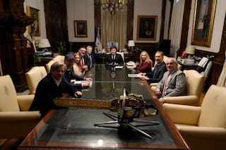 Milei recibió a directivos de Tesla mientras se espera el desembarco de la empresa en la Argentina