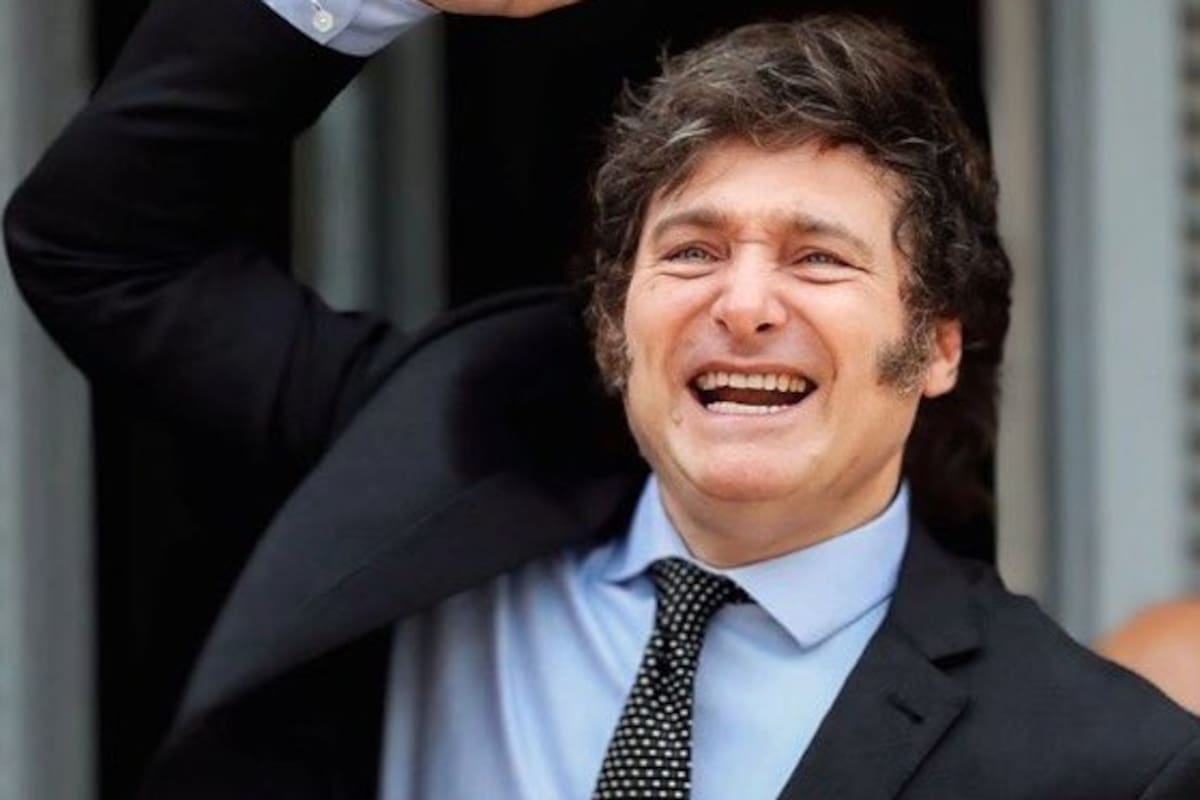 Javier Milei tiene varios productos característicos que llevan el eslogan "¡Afuera!"