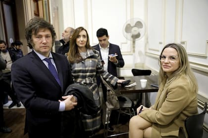 Javier Milei, Victoria Villarruel y Carolina Píparo en la sesión en Diputados para tratar la Ley de alquileres