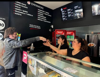 Javier Milei visitó el local Brozziano, hoy al mediodía