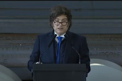 Javier Milei visitó una empresa y pidió por una reforma laboral.