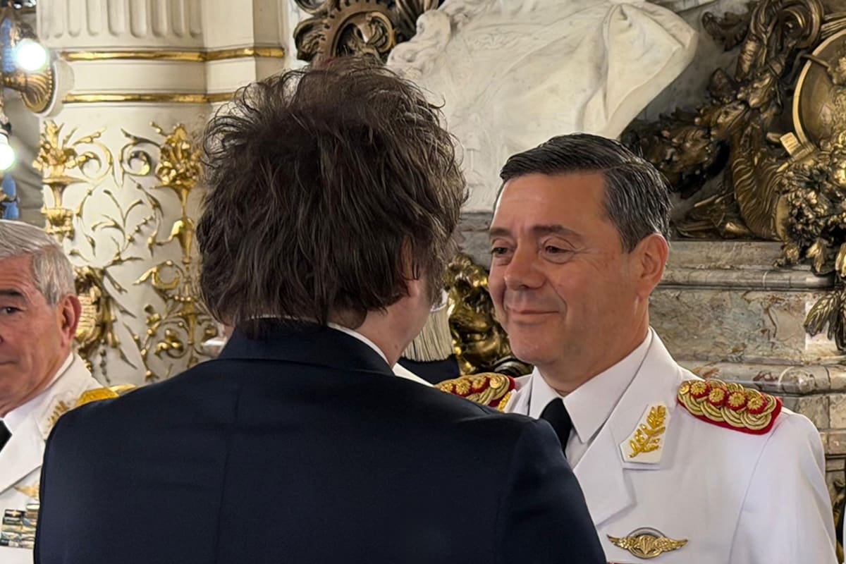 Javier Milei y Carlos Alberto Presti, quien asumirá como ministro de Defensa