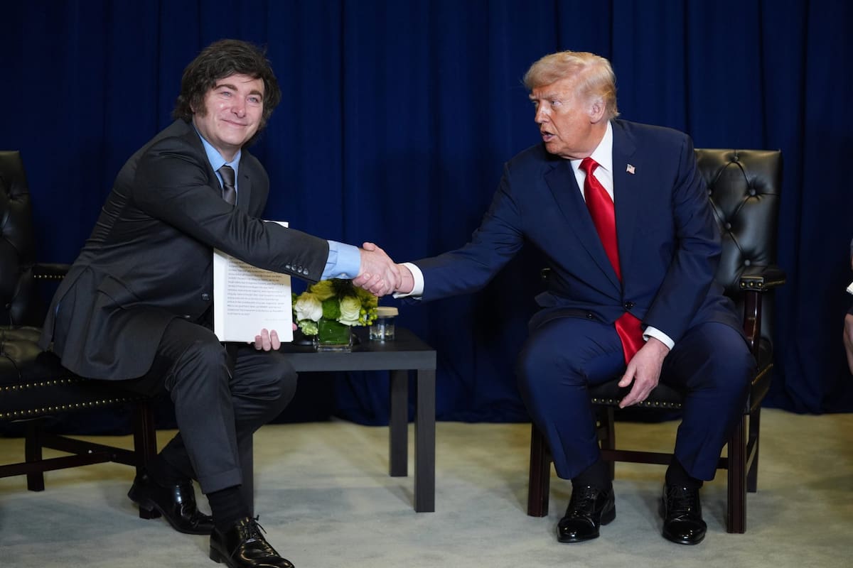 Javier Milei y Donald Trump durante el encuentro que tuvieron en el marco la Asamblea General de las Naciones Unidas, en septiembre. (AP Photo/Evan Vucci)