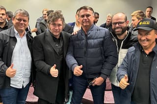 Mientras entroniza a Diego Santilli, Javier Milei vivirá su “semana brasileña”
