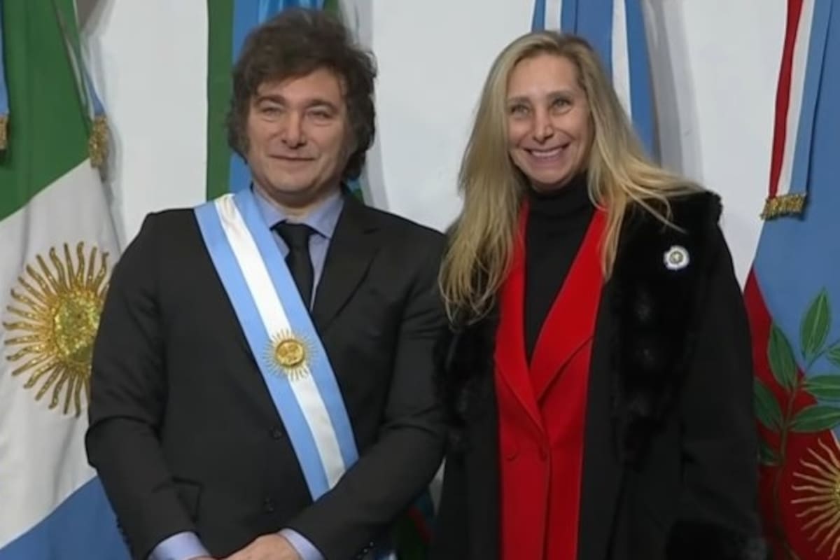 Javier Milei y Karina Milei en la firma del Pacto de Mayo en Tucumán