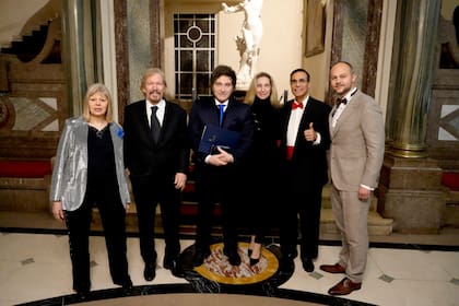 Javier Milei y Karina Milei, junto a referentes, en la Liberty International World Conference