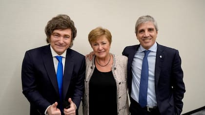 Javier Milei y Luis Caputo con la titular del organismo multilateral