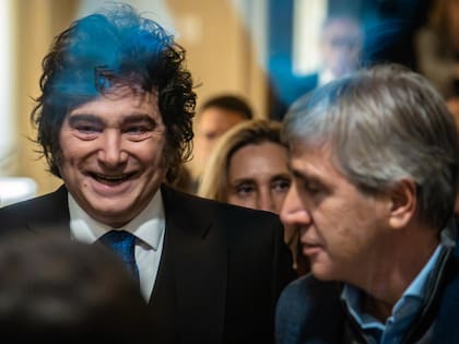 Javier Milei y Luis Caputo figuran entre los firmantes de la normativa publicada en el Boletín Oficial