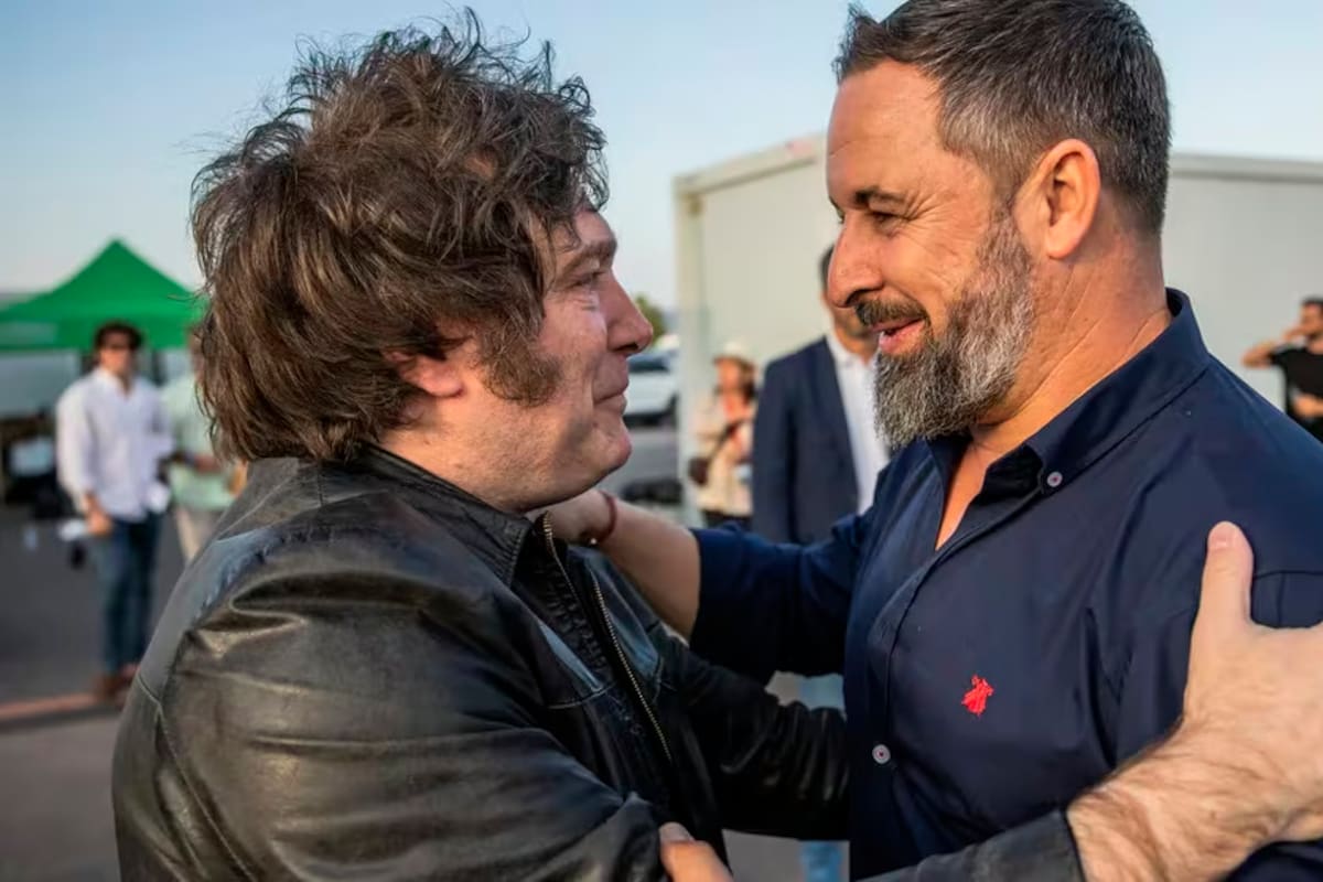 Javier Milei y Santiago Abascal lider de VOX España