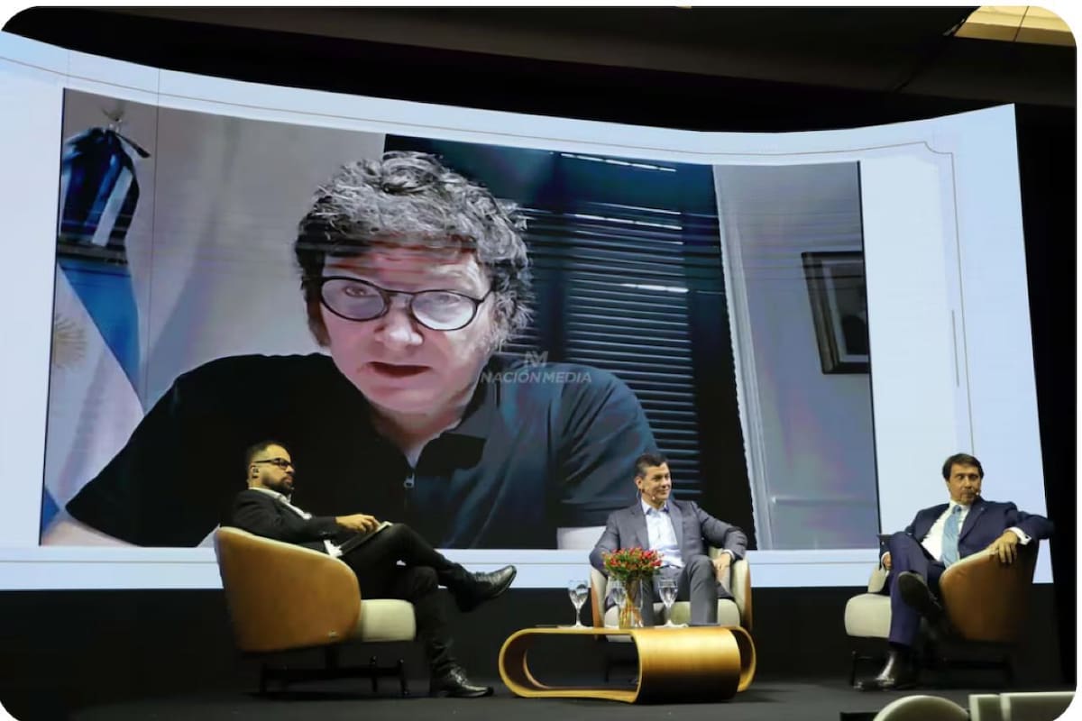 Javier Milei y Santiago Peña participaron de la inauguración del libro de Eduardo Feinmann en Paraguay