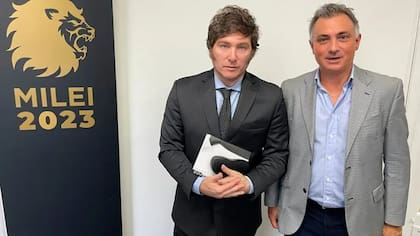 Javier Milei y su armador bonaerense, Sebastián Pareja
