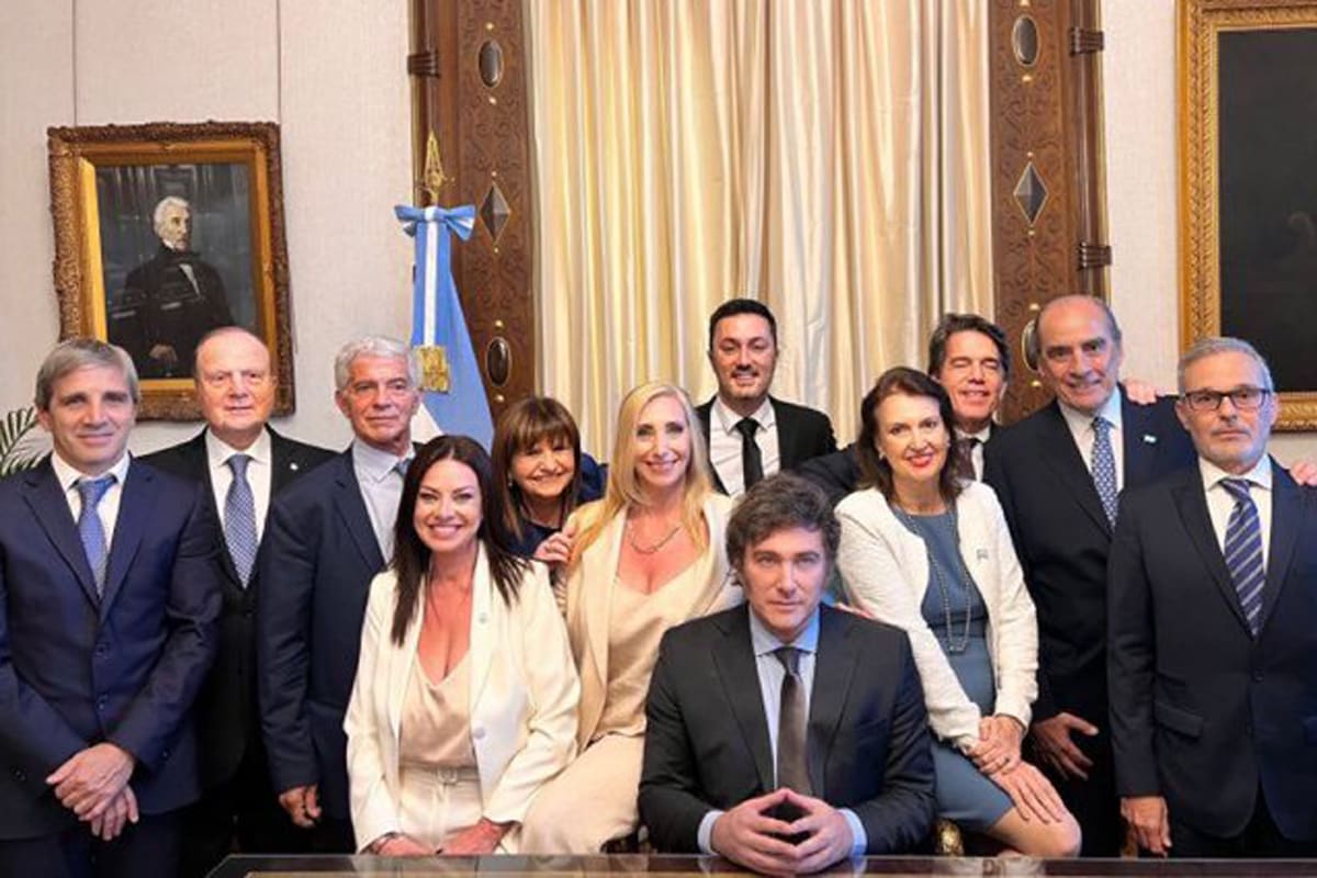 Javier Milei y su equipo de ministros